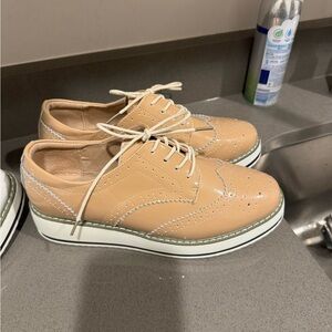 Tan Platform Oxford lace ups